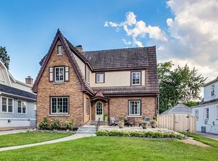 238 W Saint Charles Rd, Elmhurst, IL 60126