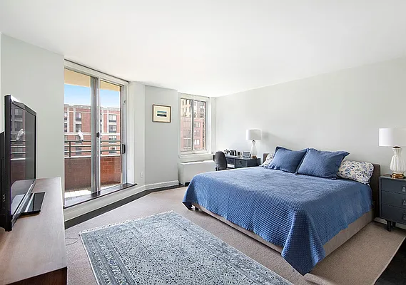 Sold by LL Real Estate Services | media 7