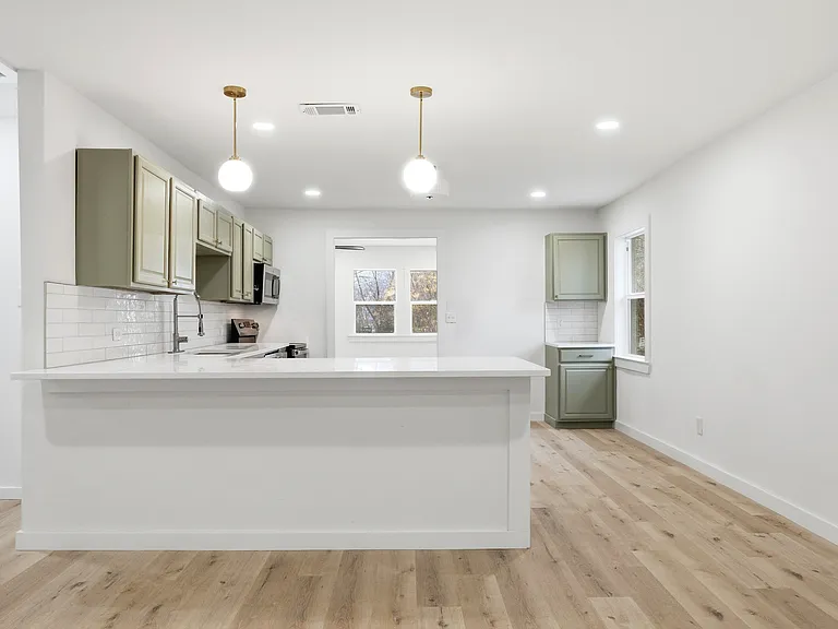 1221 Chestnut St — Photo 4