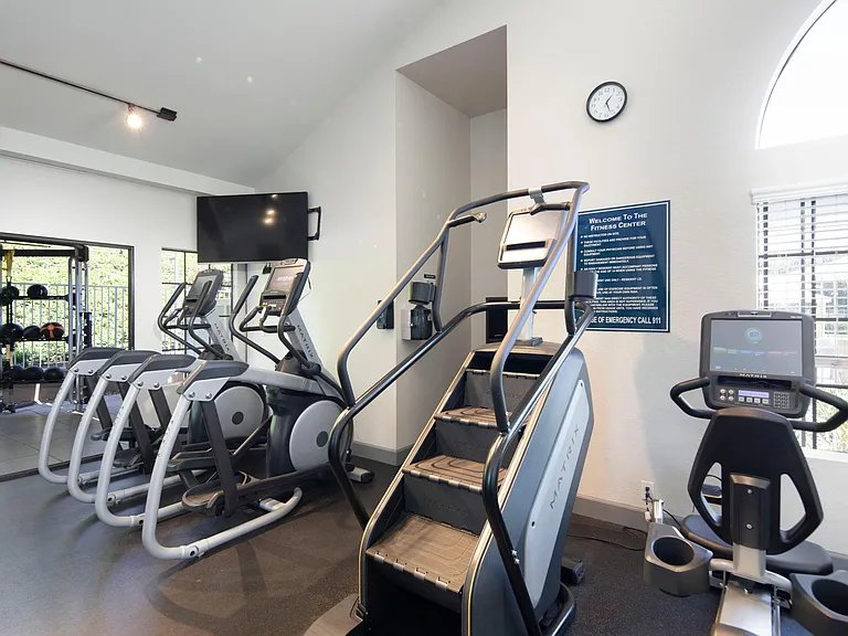 24/7 Fitness Center