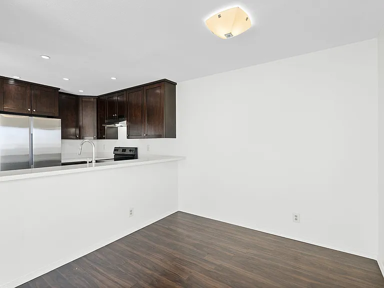 1405 1st Ave — Photo 1