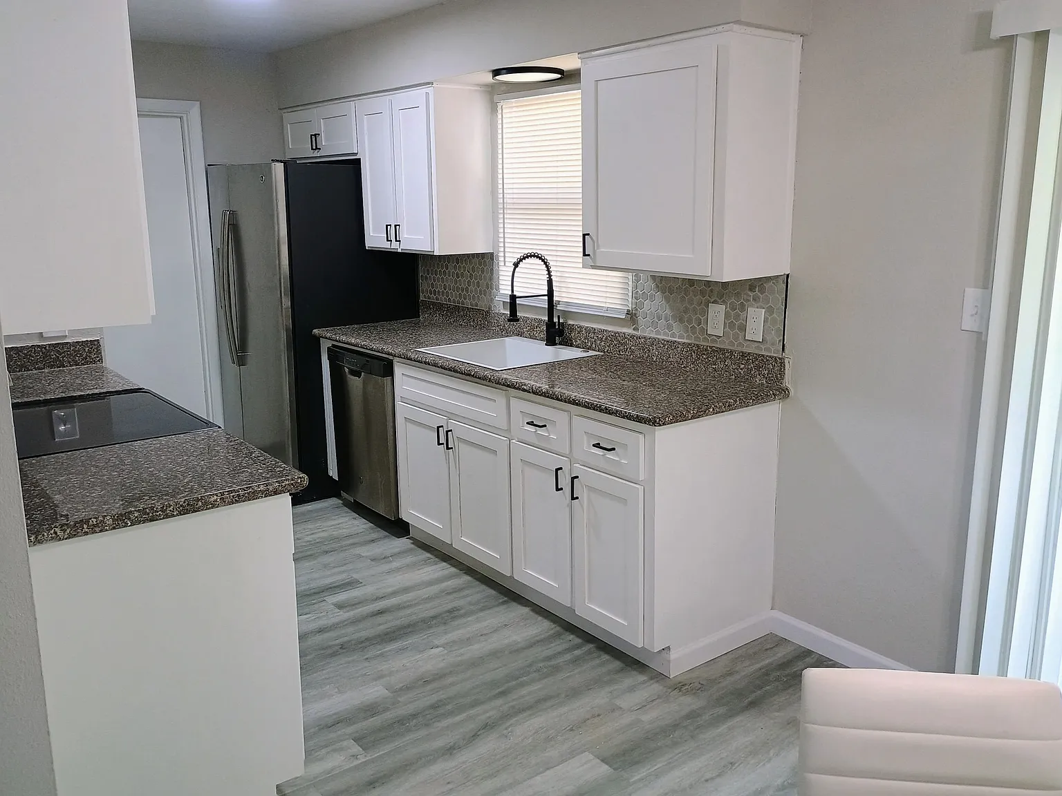 3 bed, 1008 sqft, $2,150 — Photo 4