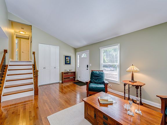 5th image of 503 Selkirk Dr