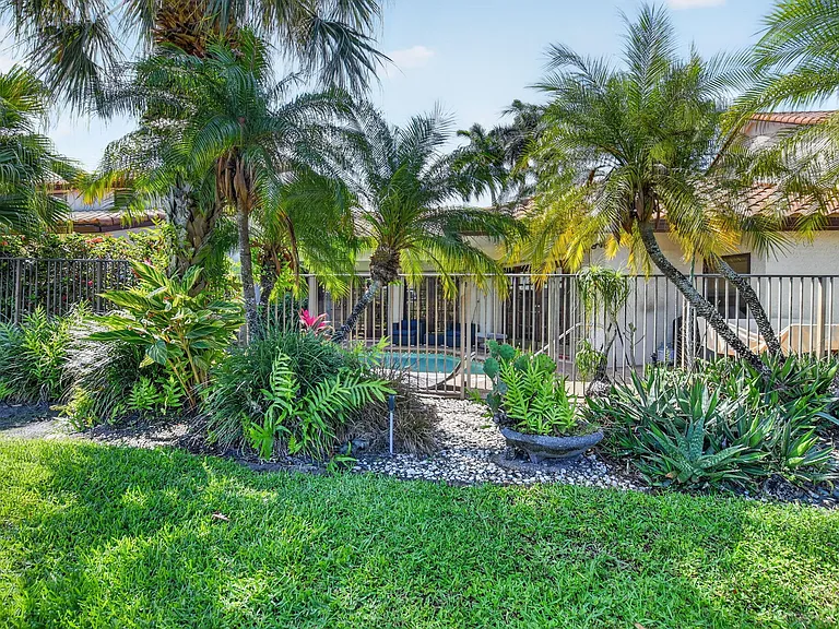 22519 Esplanada Cir W #W — Photo 52