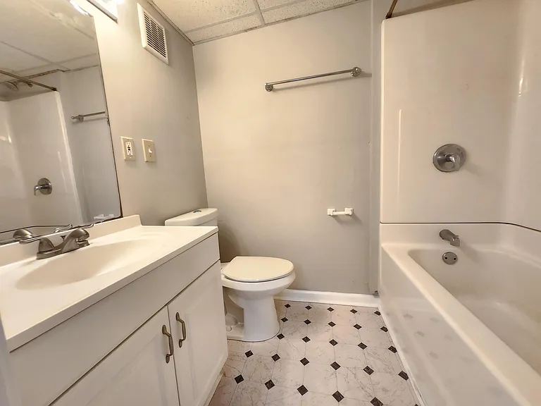 1206 Francis St NW #4 — Photo 8