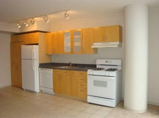 533 NE Holladay St, Portland, OR 97232