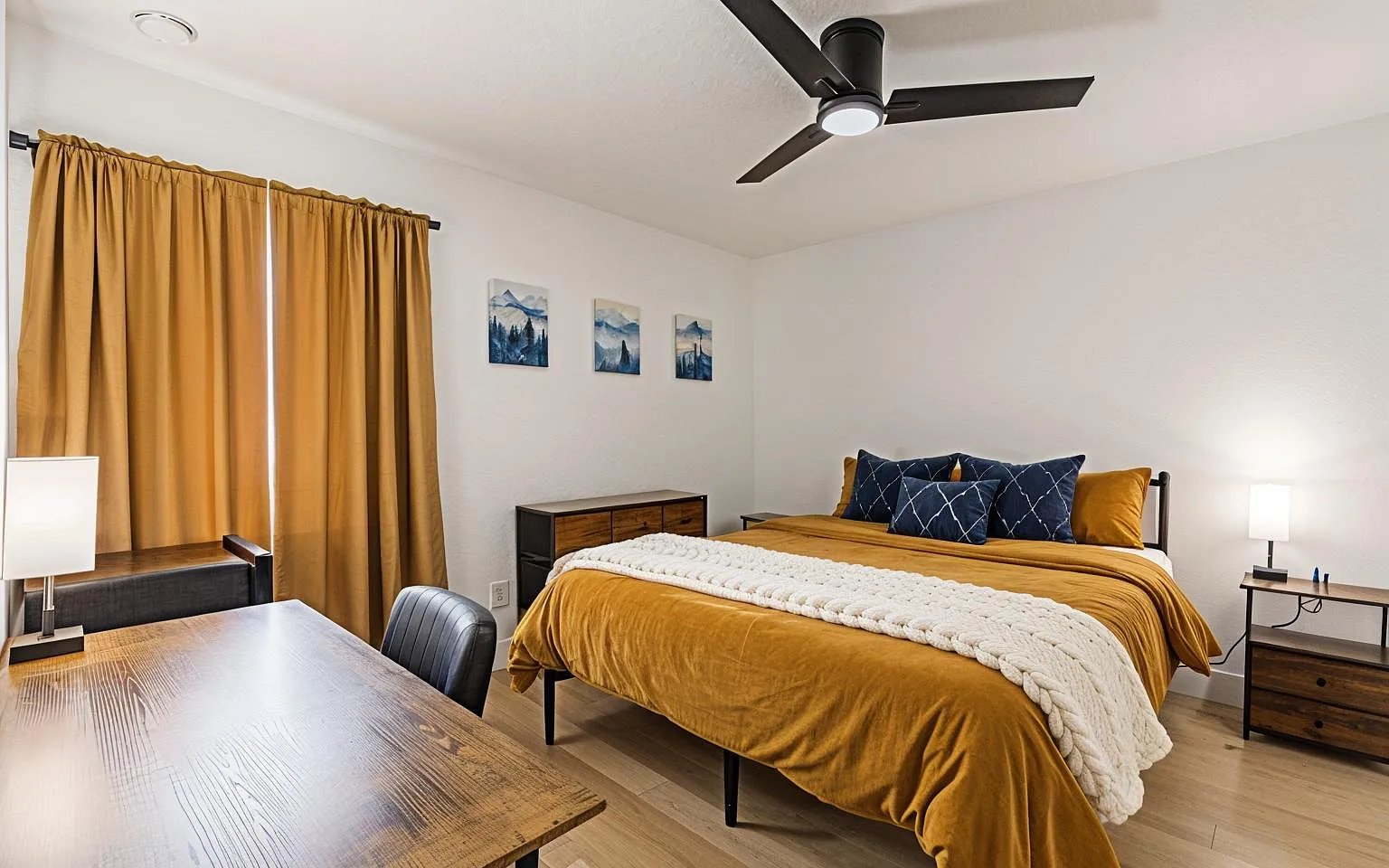4 bed, 10.0 bath, 2897 sqft, $966 — Photo 1