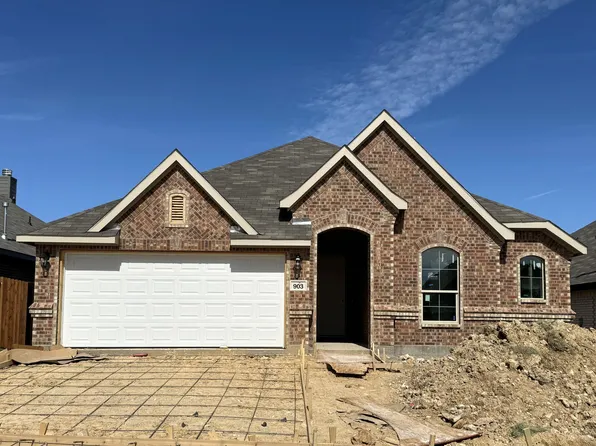 903 Versailles Ct, Cleburne, TX 76033