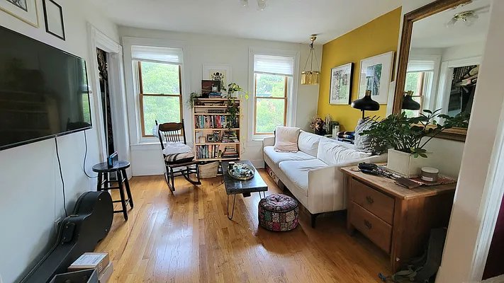 Rented by New York Dwellings LLC | media 18