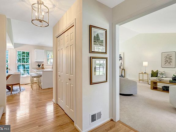 5th image of 6054 Burnside Landing Dr