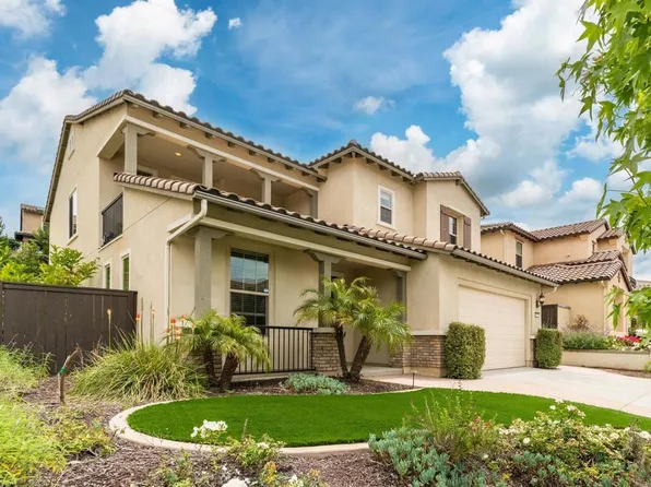 521 Adobe Estates Dr, Vista, CA 92083