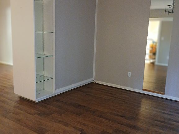 5th image of 2431 Price St