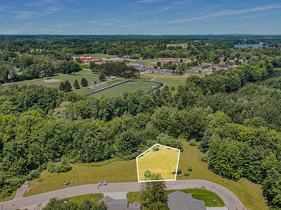2nd image of 61 Creek Dr