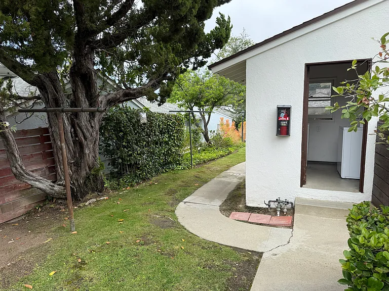 Laundry room/Pathways