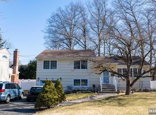75 Midwood Rd, Glen Rock, NJ 07452