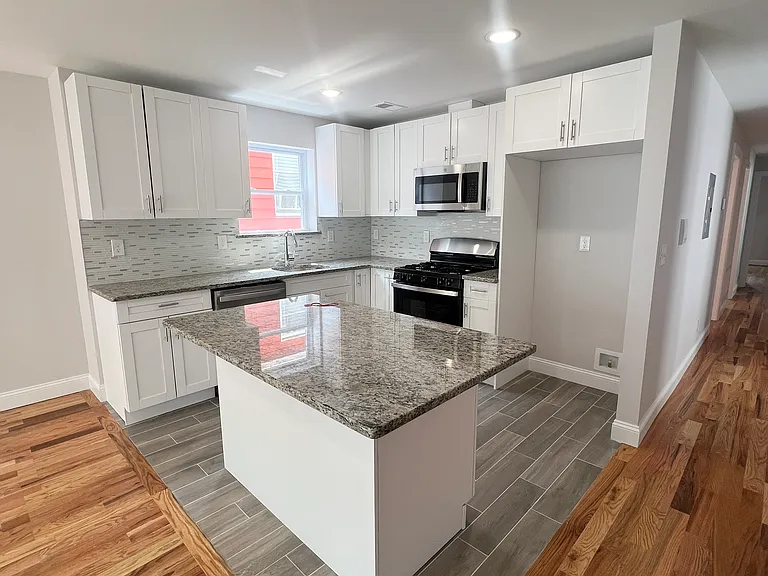 879 S 18th St #1 — Photo 2