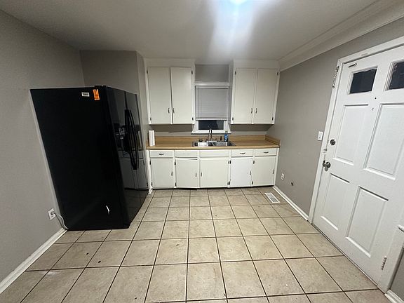 5th image of 1125 Glenn Ave