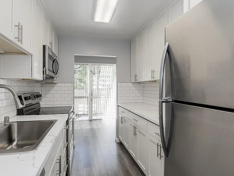 Parksquare Apartments — Photo 23