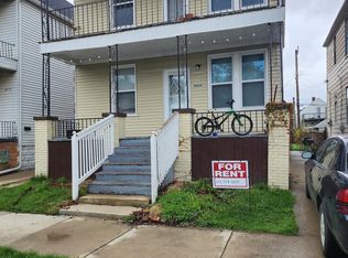 9434 McDougall St #2, Hamtramck, MI 48212