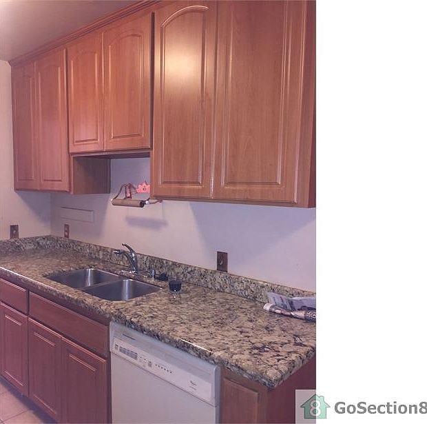 1st image of 122 Coral Ct