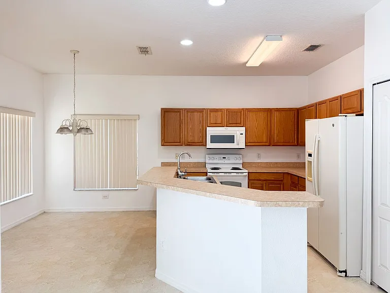1108 Longville Cir — Photo 12