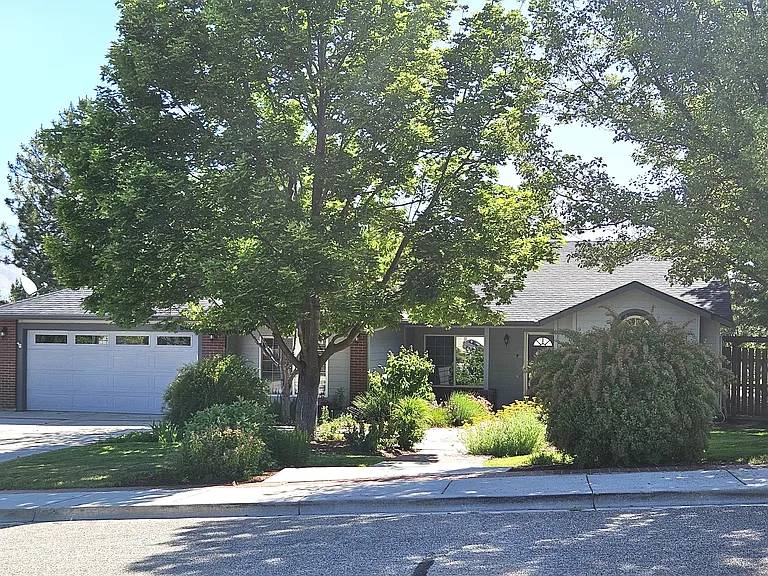 6488 S Honeylocust Pl — Photo 12