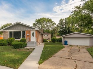 209 Lynn Ln, Chicago Heights, IL 60411