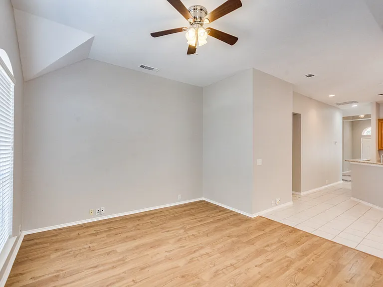 2509 Hunters Run Dr — Photo 16