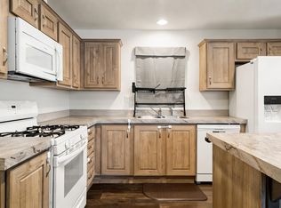 88 Village Cir, Sacramento, CA