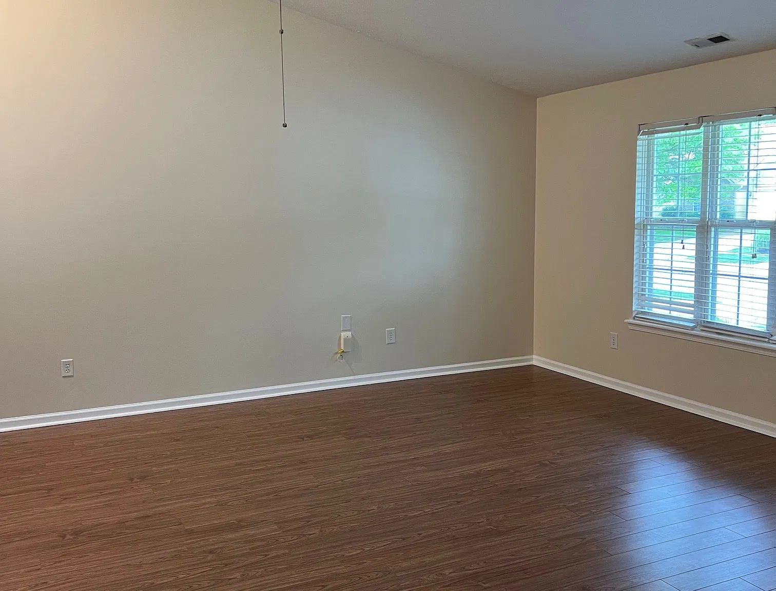 3 bed, 1456 sqft, $2,100 — Photo 4