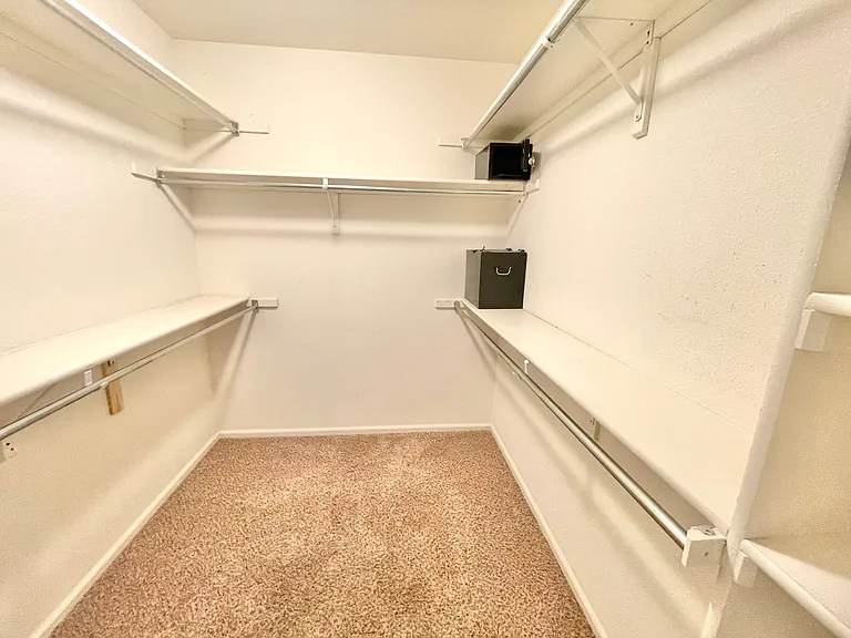 Walk in closet