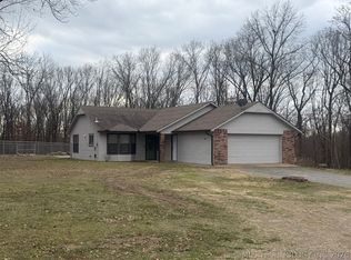19865 E 769th Rd, Tahlequah, OK 74464