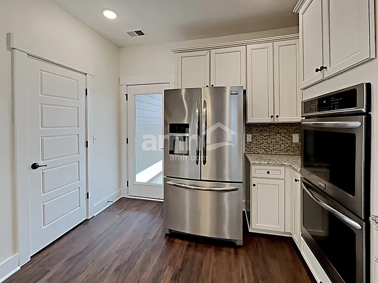 1104 Westlawn Blvd — Photo 4