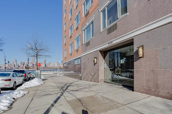 Sold by Keller Williams Realty Landmark II | media 25