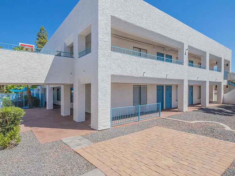 The Molino Apartments — Photo 16