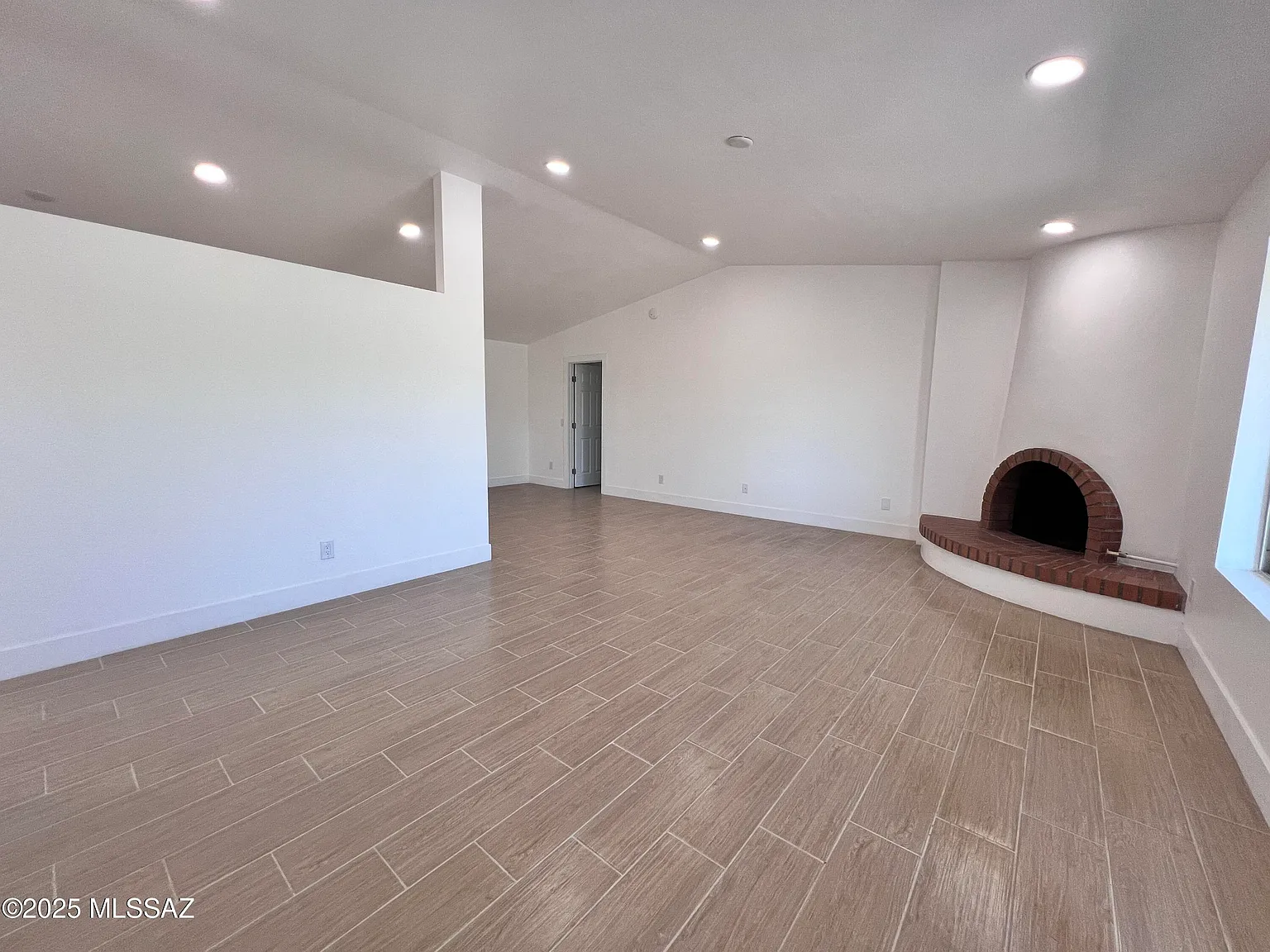 4 bed, 3.0 bath, 2310 sqft, $2,700 — Photo 3