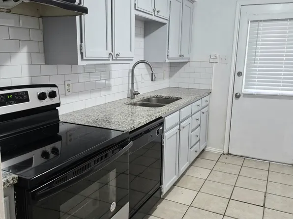 214 Pine Meadow Dr APT B, Kennedale, TX 76060