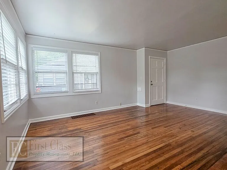5735 N Montana Ave — Photo 5