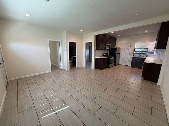 4th image of 3514 Ocean View Blvd #1