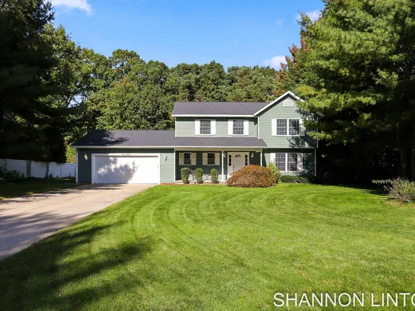 14843 Woodside Trl, Grand Haven, MI 49417