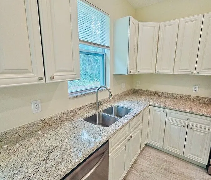 5815 Twisted Oaks Dr — Photo 17