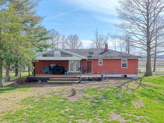 3rd image of 1219 Indian Ridge Rd