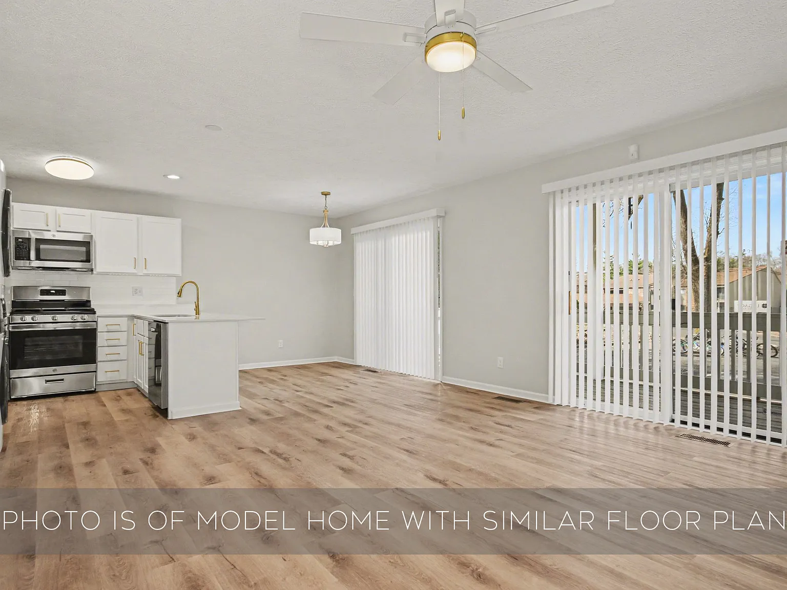 2 bed, 1106 sqft, $2,200 — Photo 2