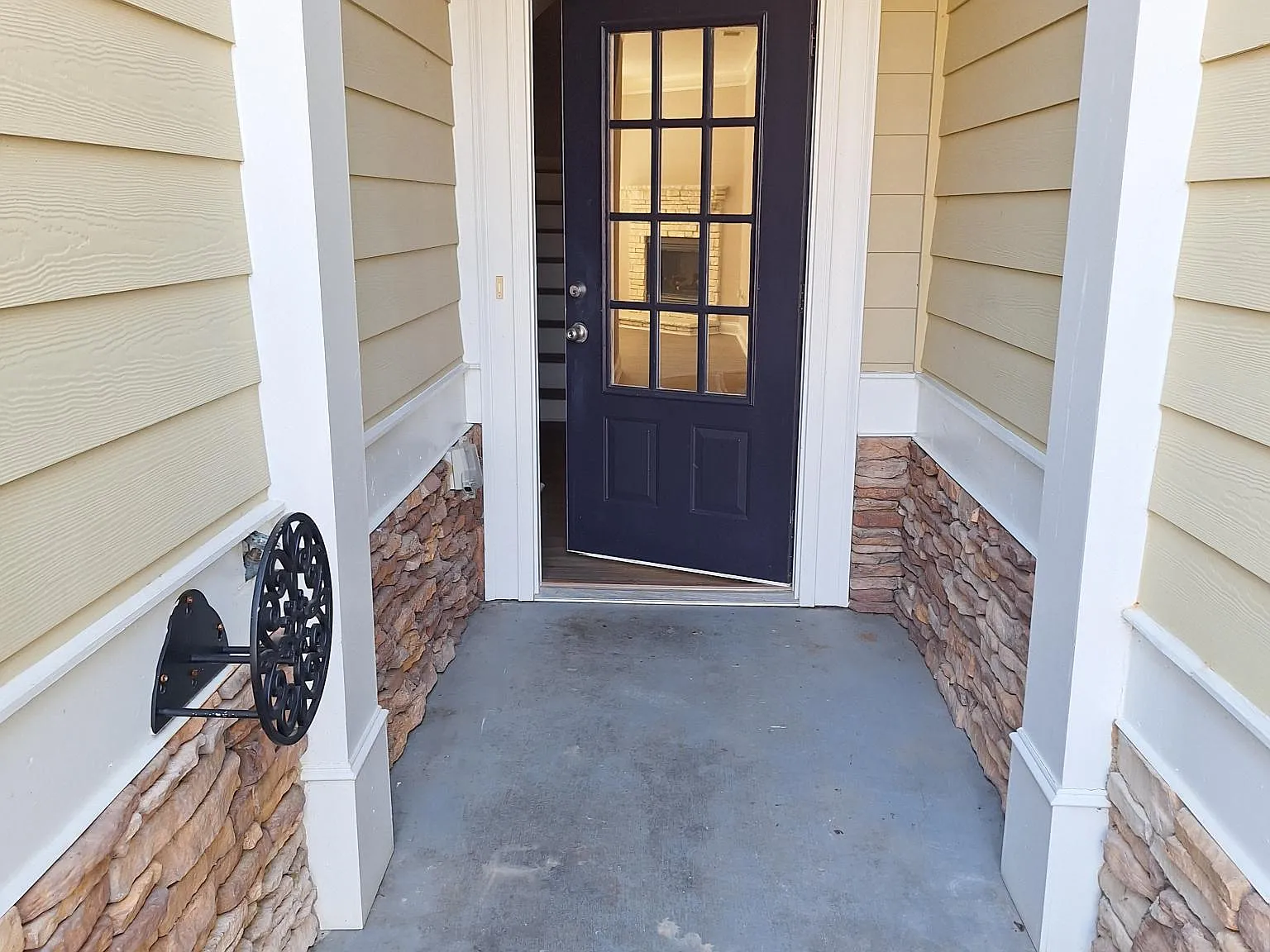 3 bed, 2.5 bath, 1738 sqft, $2,250 — Photo 3