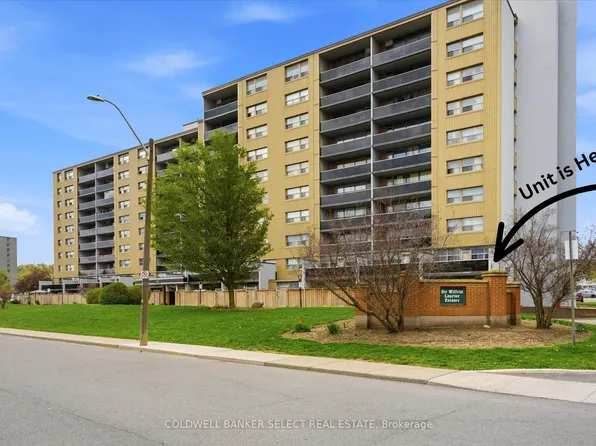 15 Albright Rd #22, Hamilton, ON L8K 5J2