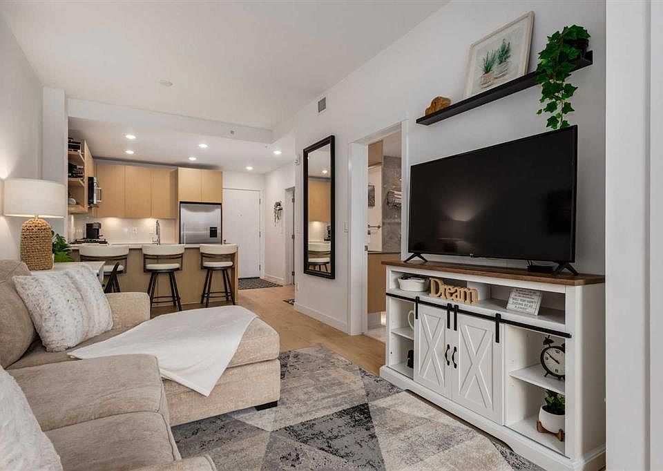 1st image of 88 W 9th St NE #403