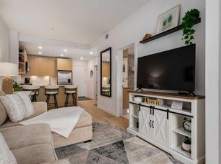 88 W 9th St NE #403, Calgary, AB T2E4E1