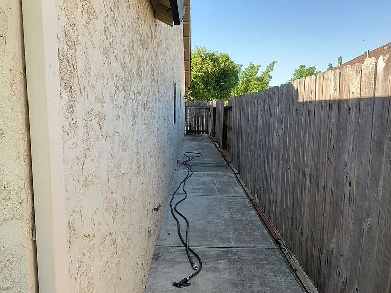 2088 Marilyn Dr — Photo 30