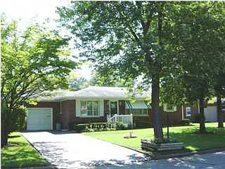 1506 Brentwood Dr photo 1