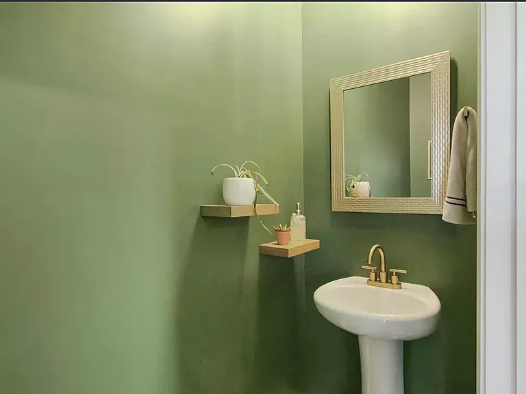 298 Watersglen Dr — Photo 3